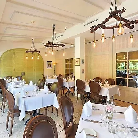 Hirschen Hotel 4*